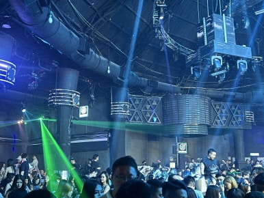 파타야 헐리우드 클럽 내부 전경