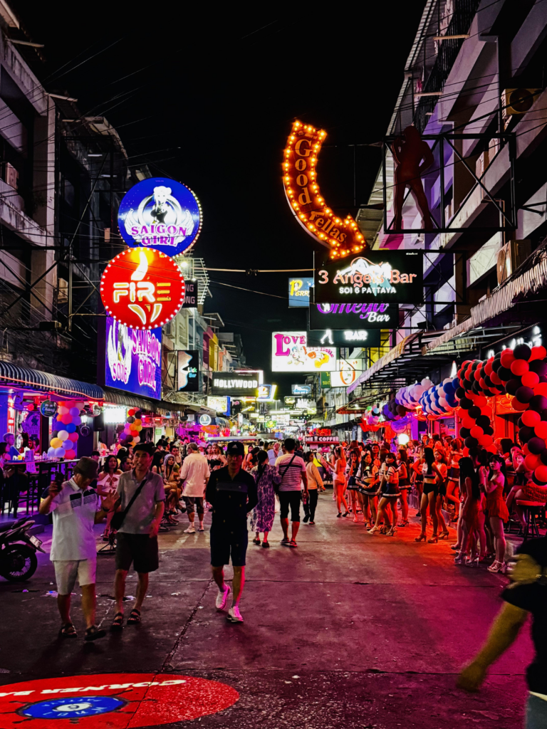 파타야 쏘이6 거리