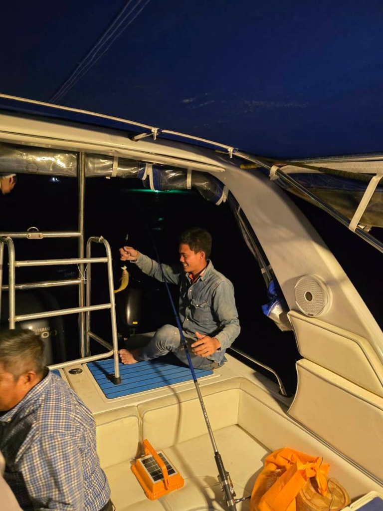 파타야 보트 바다 낚시 체험 모습